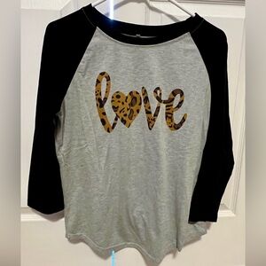 3/4 sleeve tee, size M